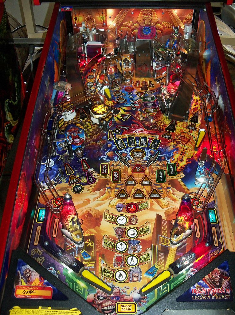 iron-maiden.jpeg playfield
