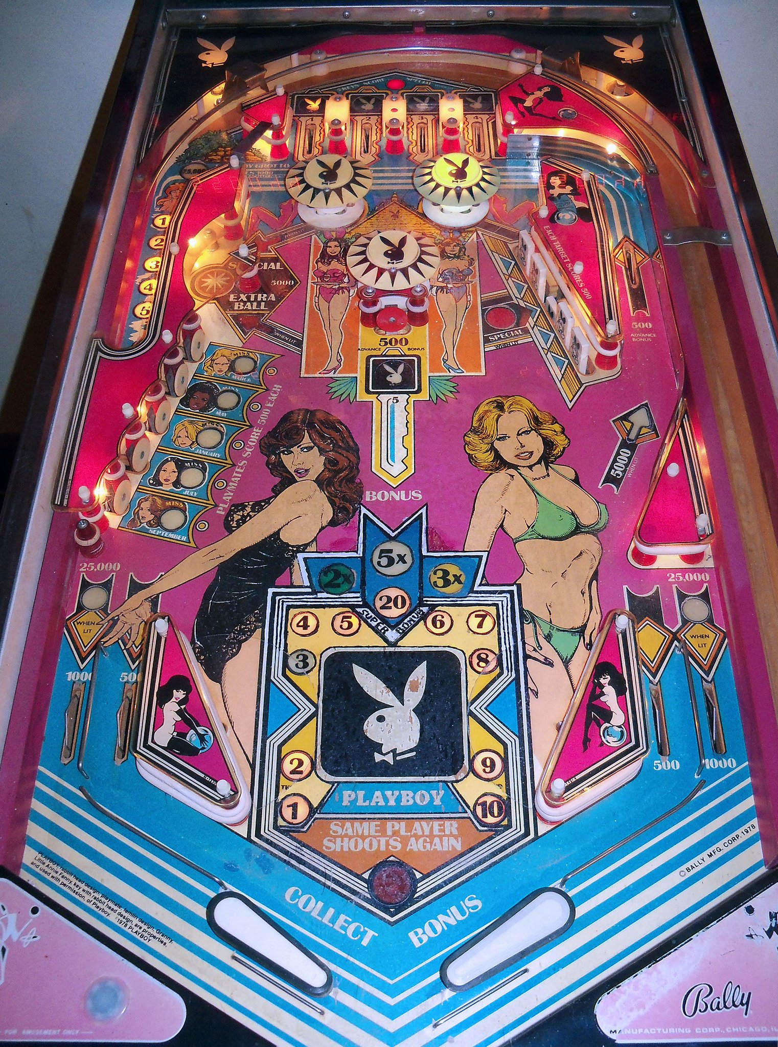 playboy-bally-pf.jpg playfield