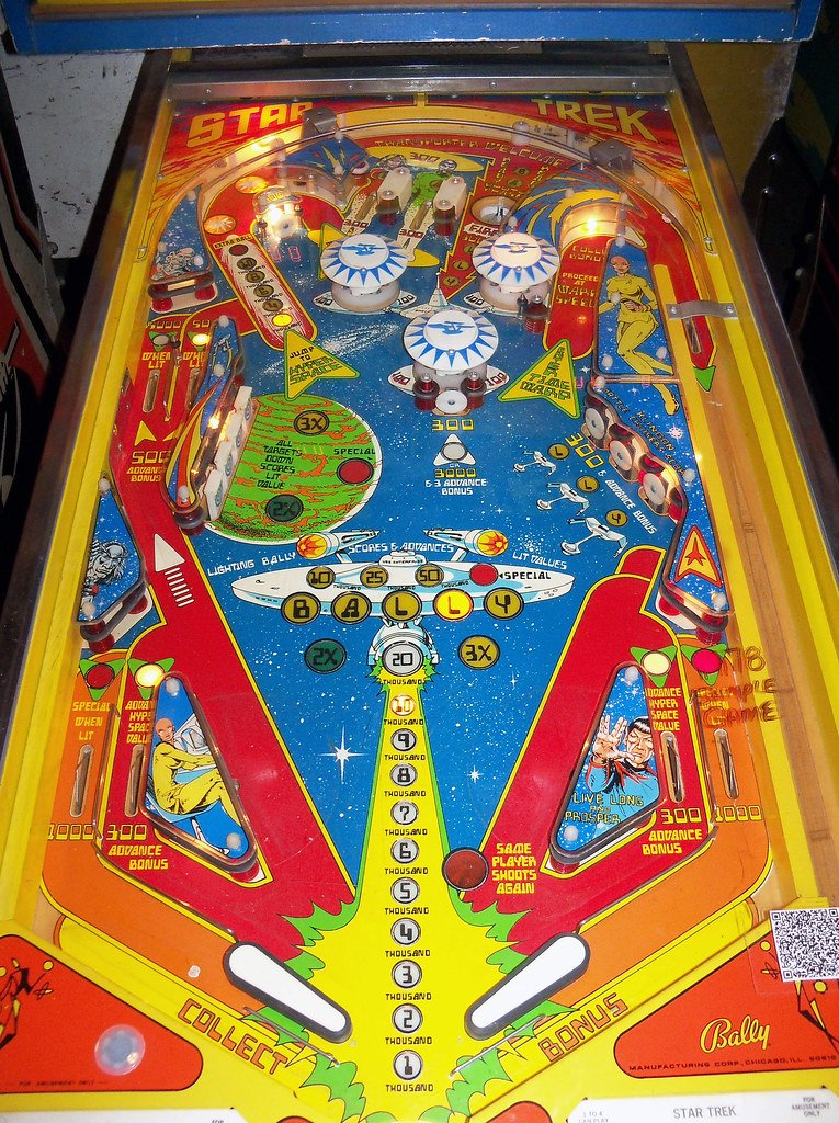 star-trek-bally.jpeg playfield